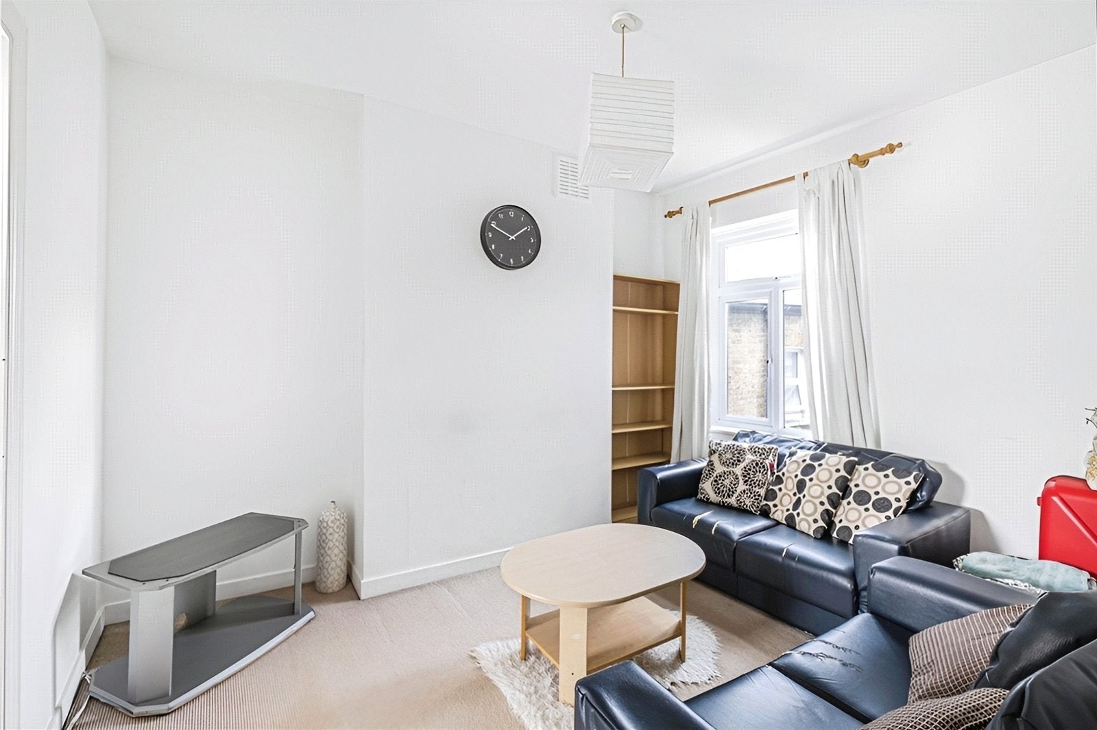 Flat Mauleverer Road in Greater London