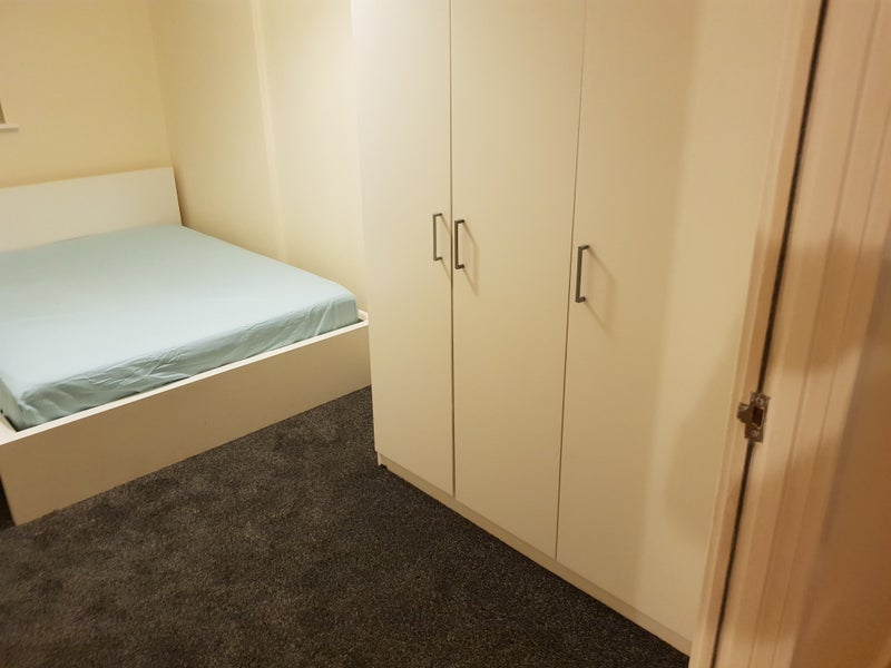 Room Kinglet Close in Greater London