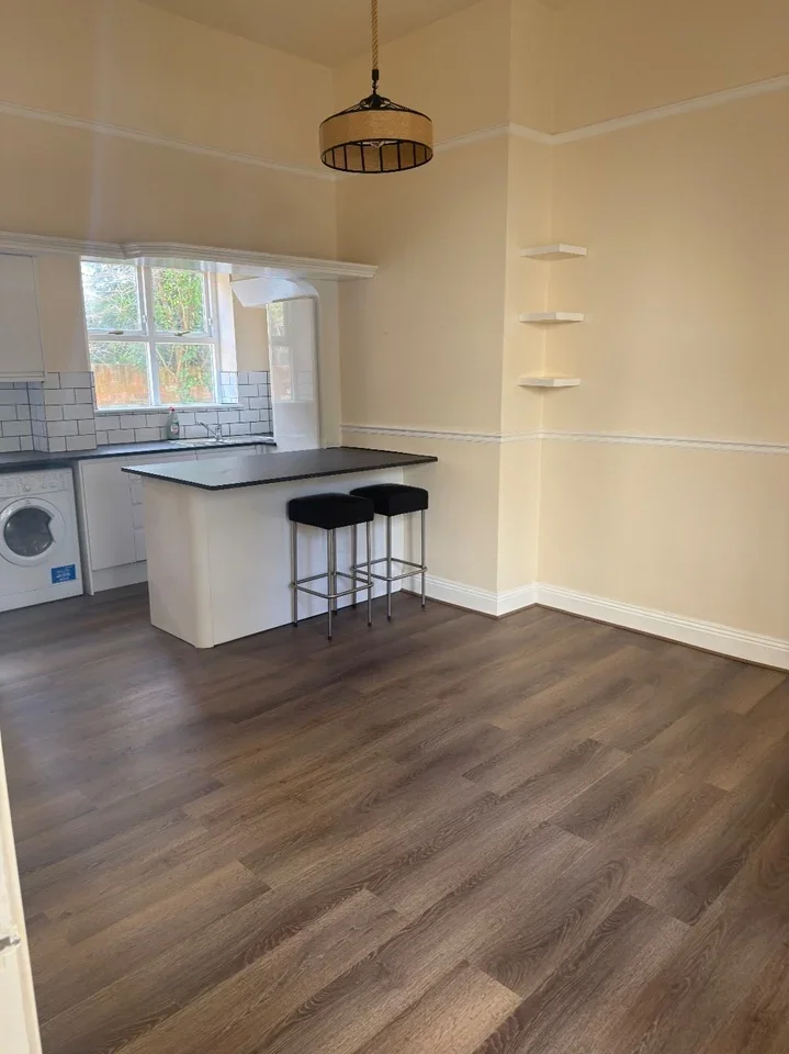Flat Rectory Lane in Woking