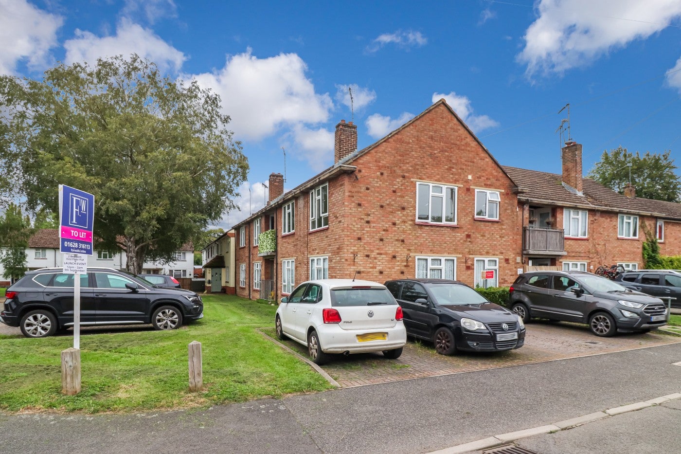 Flat Shepherds Close in Hurley
