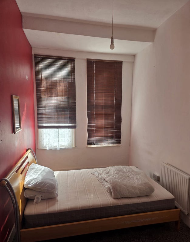 Room Brondesbury Villas in Greater London