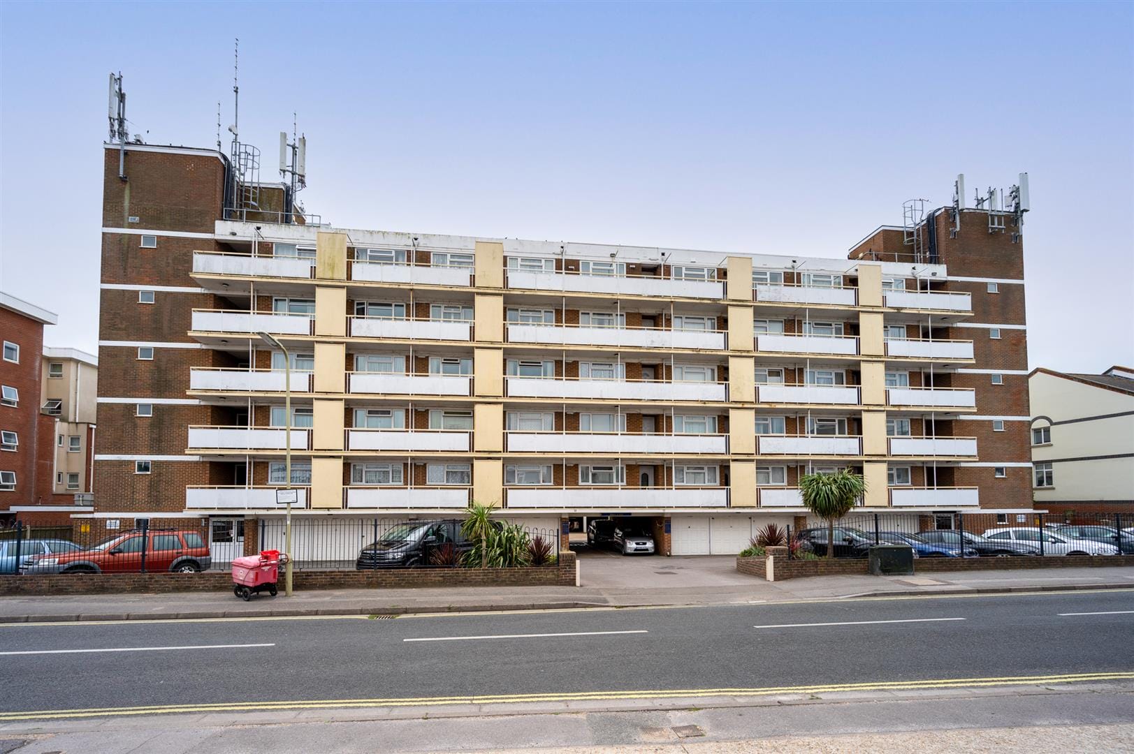 Flat Norflok Crescent in Havant