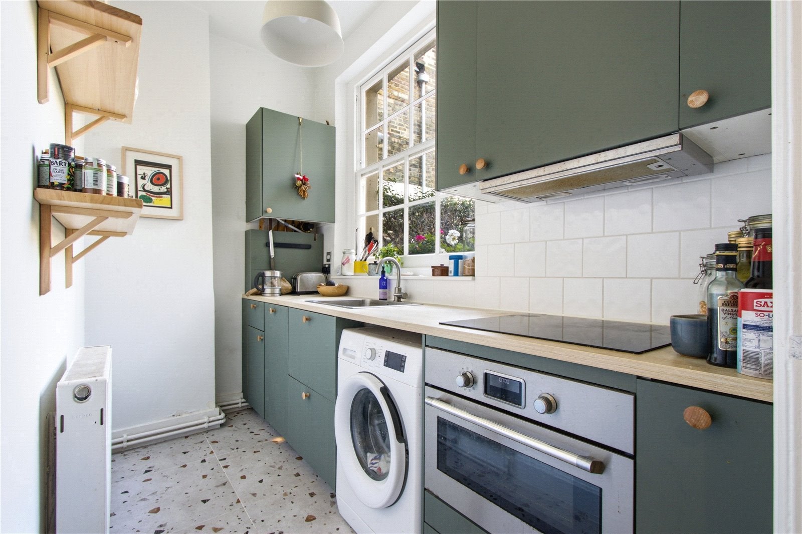Flat Hatley Road in Greater London
