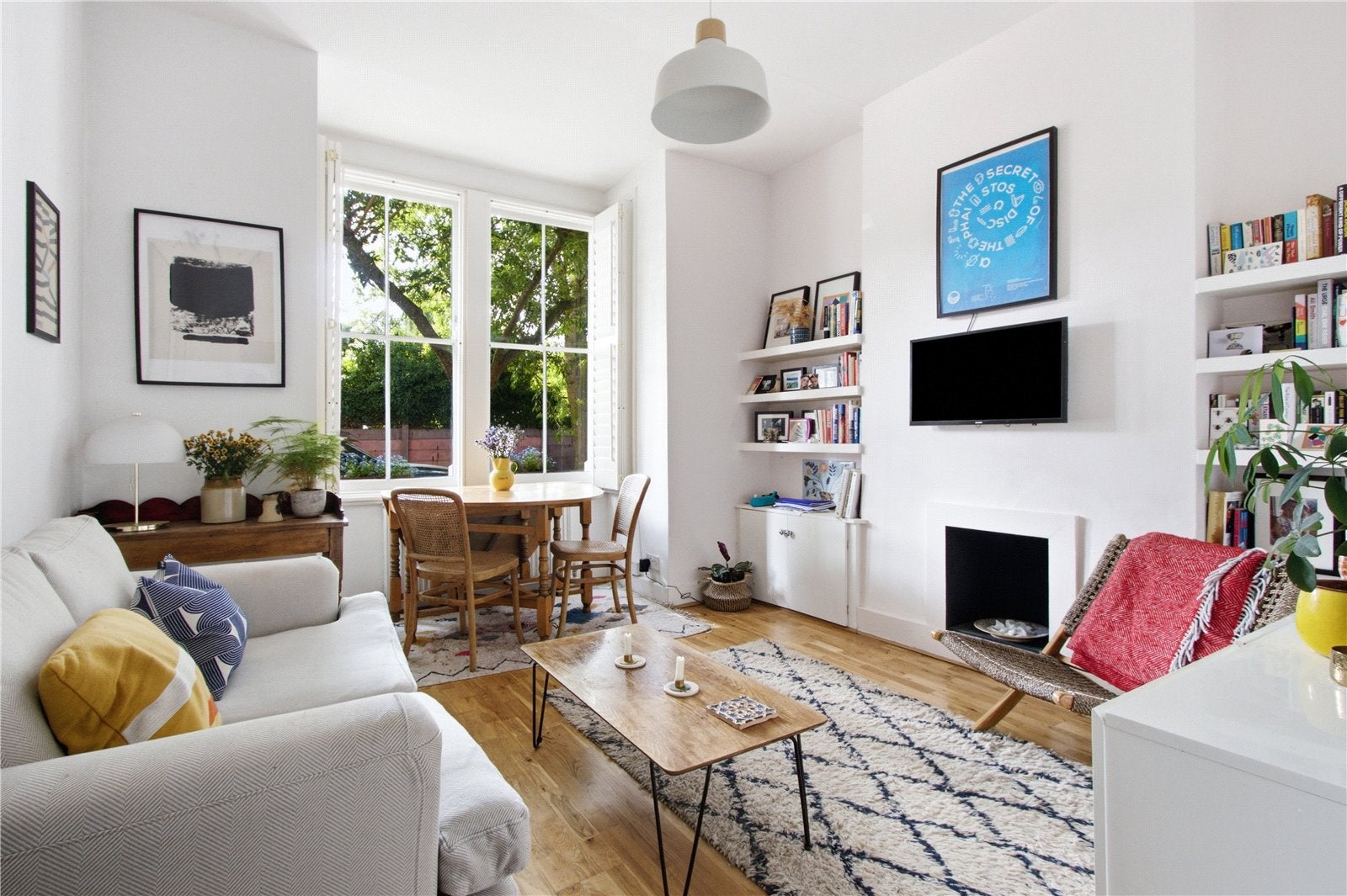 Flat Hatley Road in Greater London