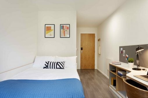 Room St John's Road in Leeds