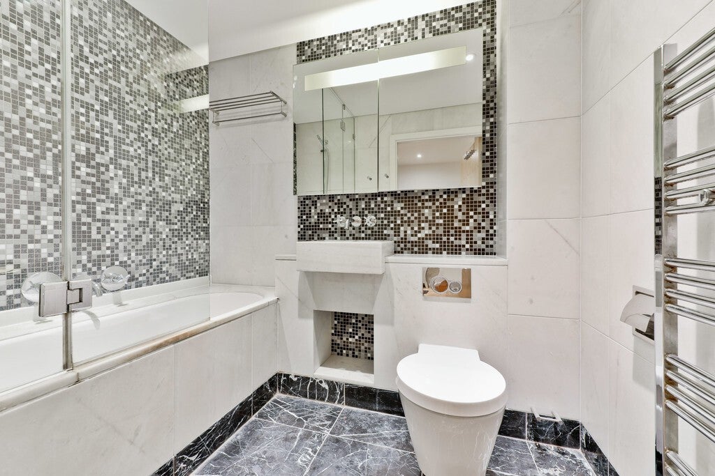 Flat Millharbour in Greater London