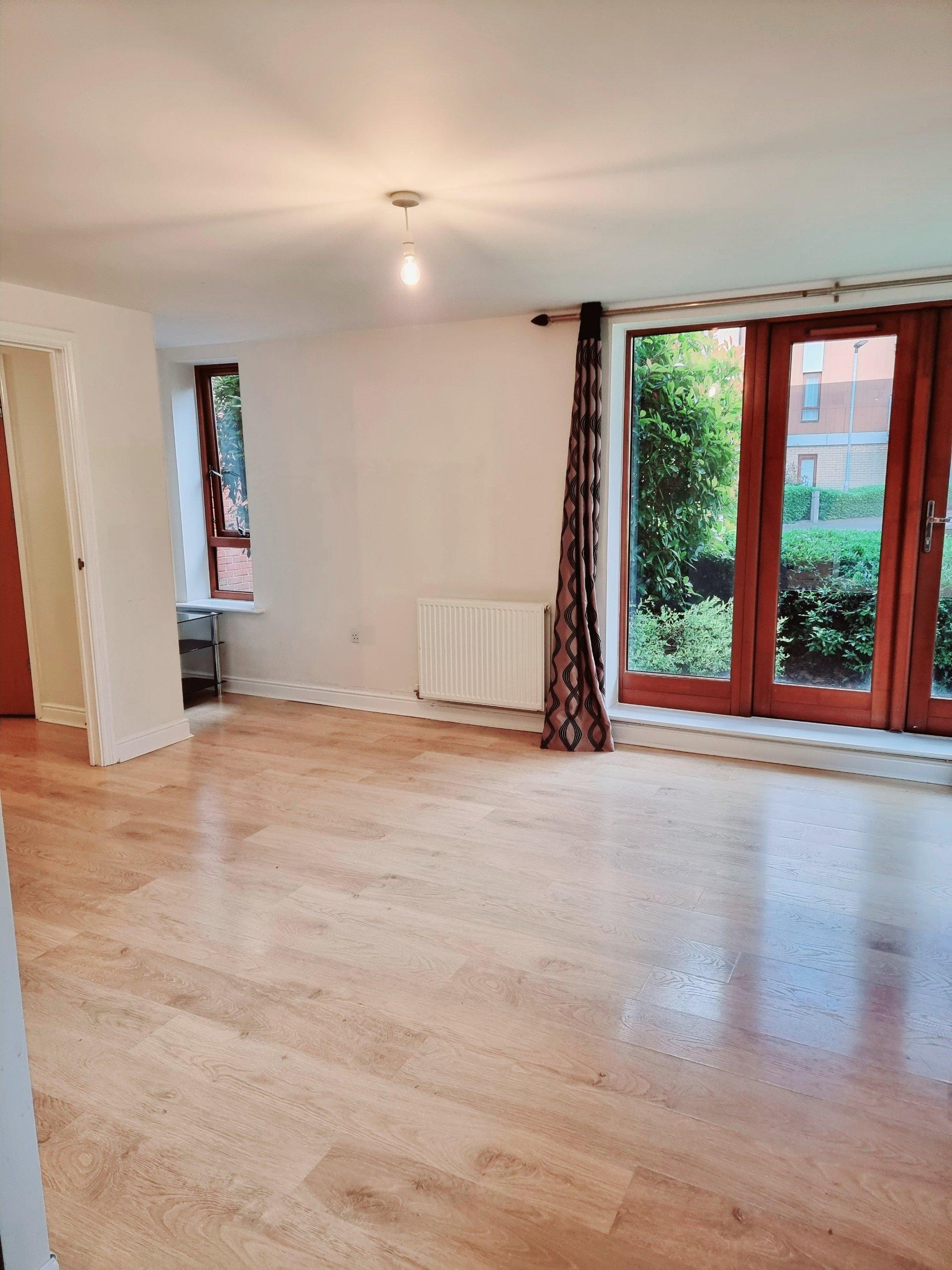 Flat Commonwealth Drive in Crawley