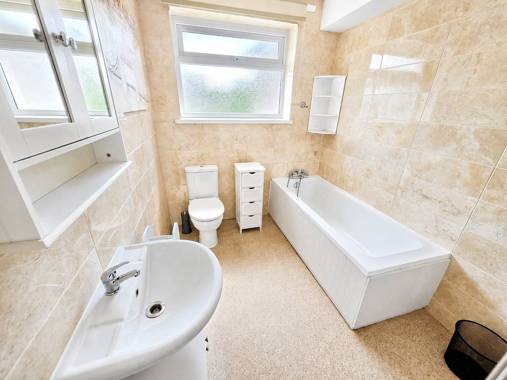 Flat Westbourne Road in Moorend