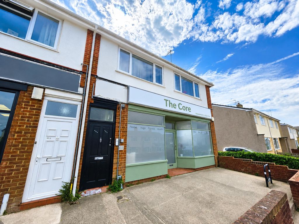 Flat Westbourne Road in Moorend