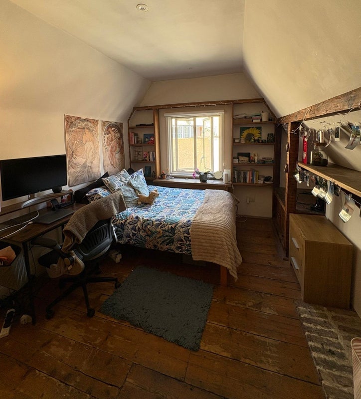 Room Commercial Street in Greater London