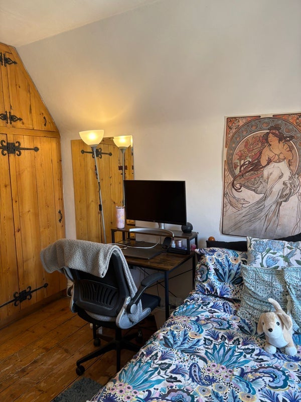 Room Commercial Street in Greater London