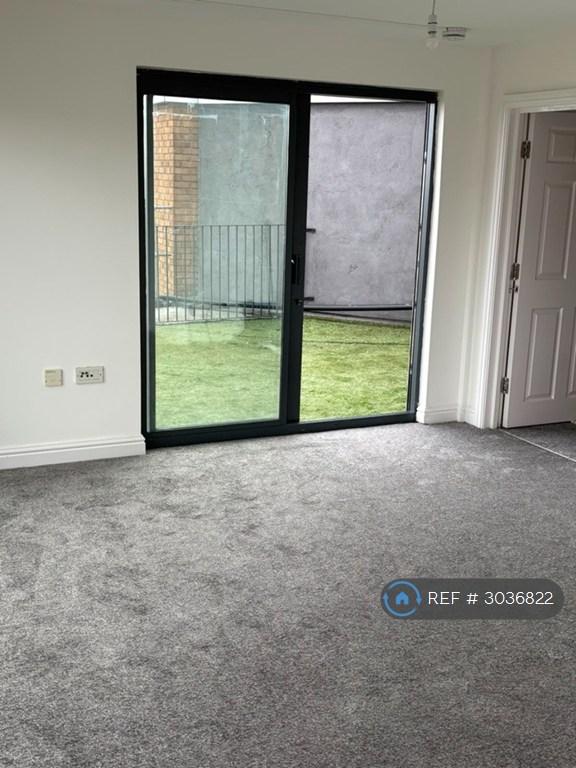 Flat Henrietta Street in Swansea