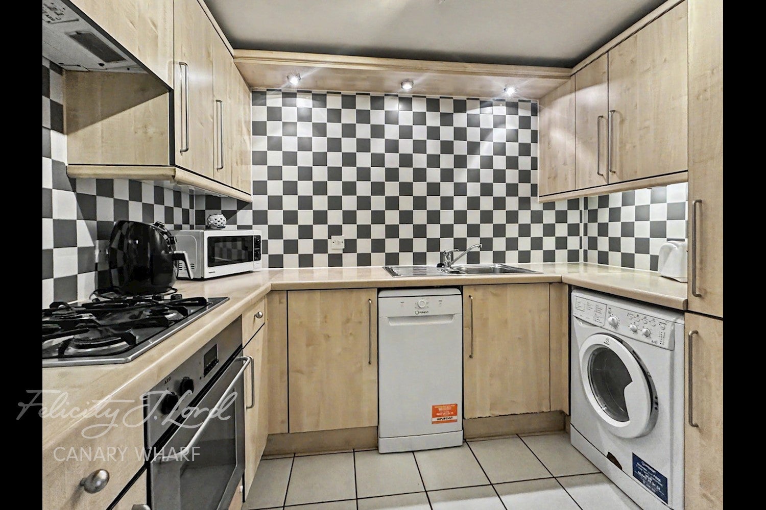 Flat Olliffe Street in Greater London