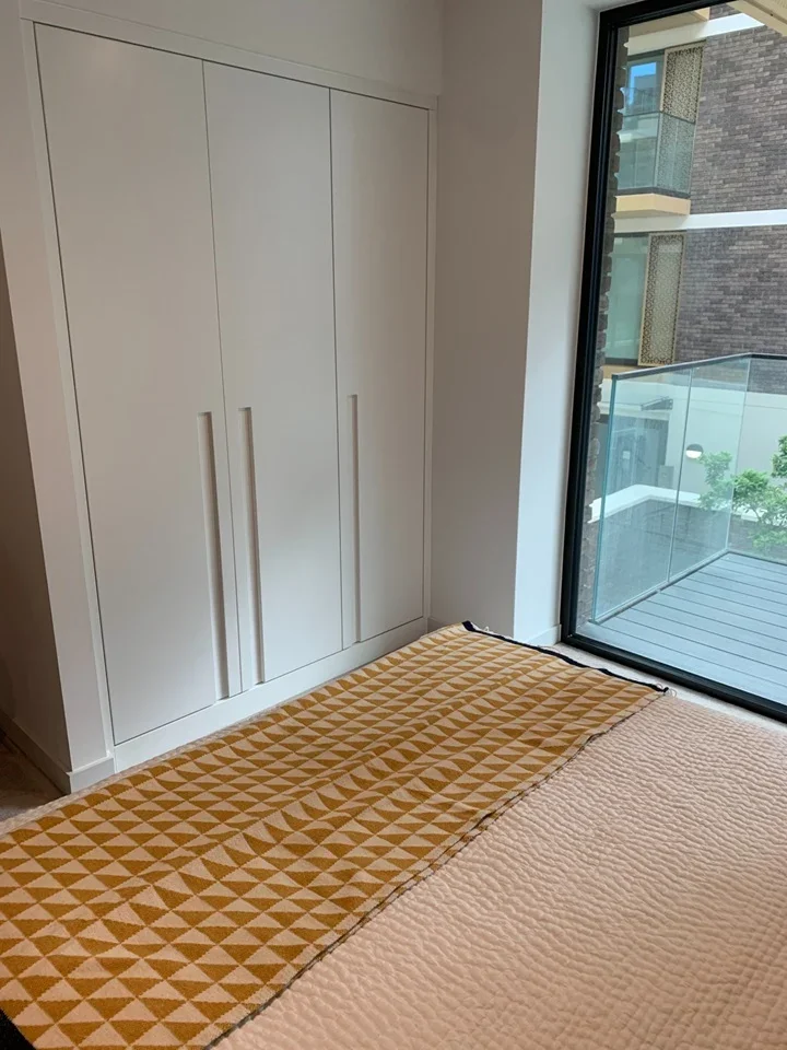 Flat Royal Crest Avenue in Greater London