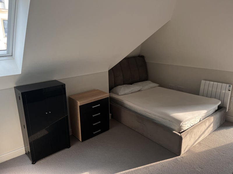 Room North Road in Poole