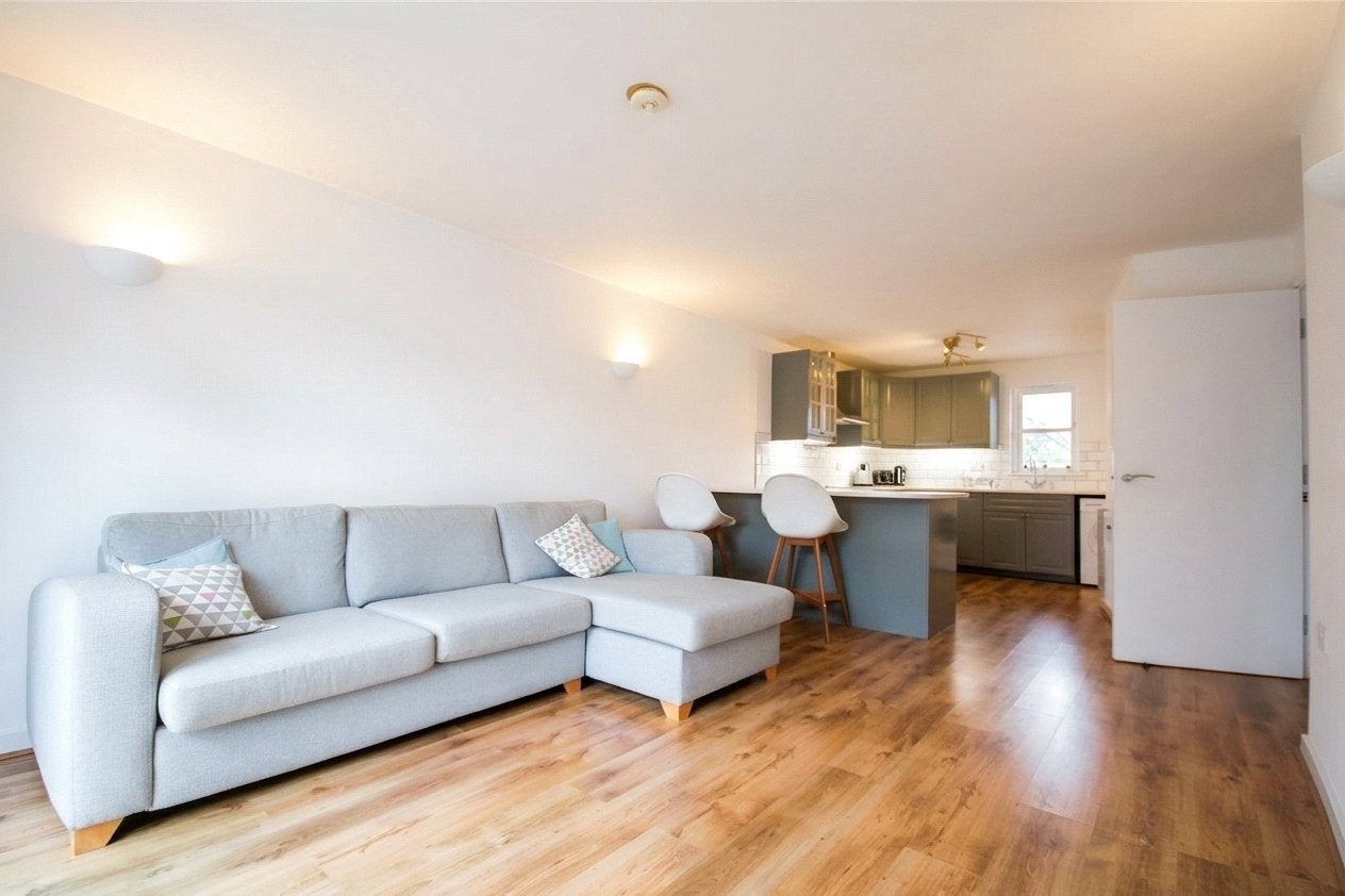 Flat Kennet Walk in Reading