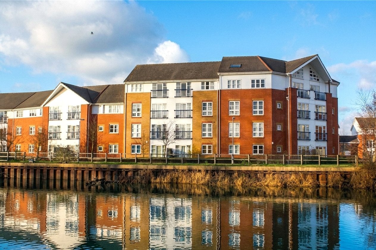 Flat Kennet Walk in Reading