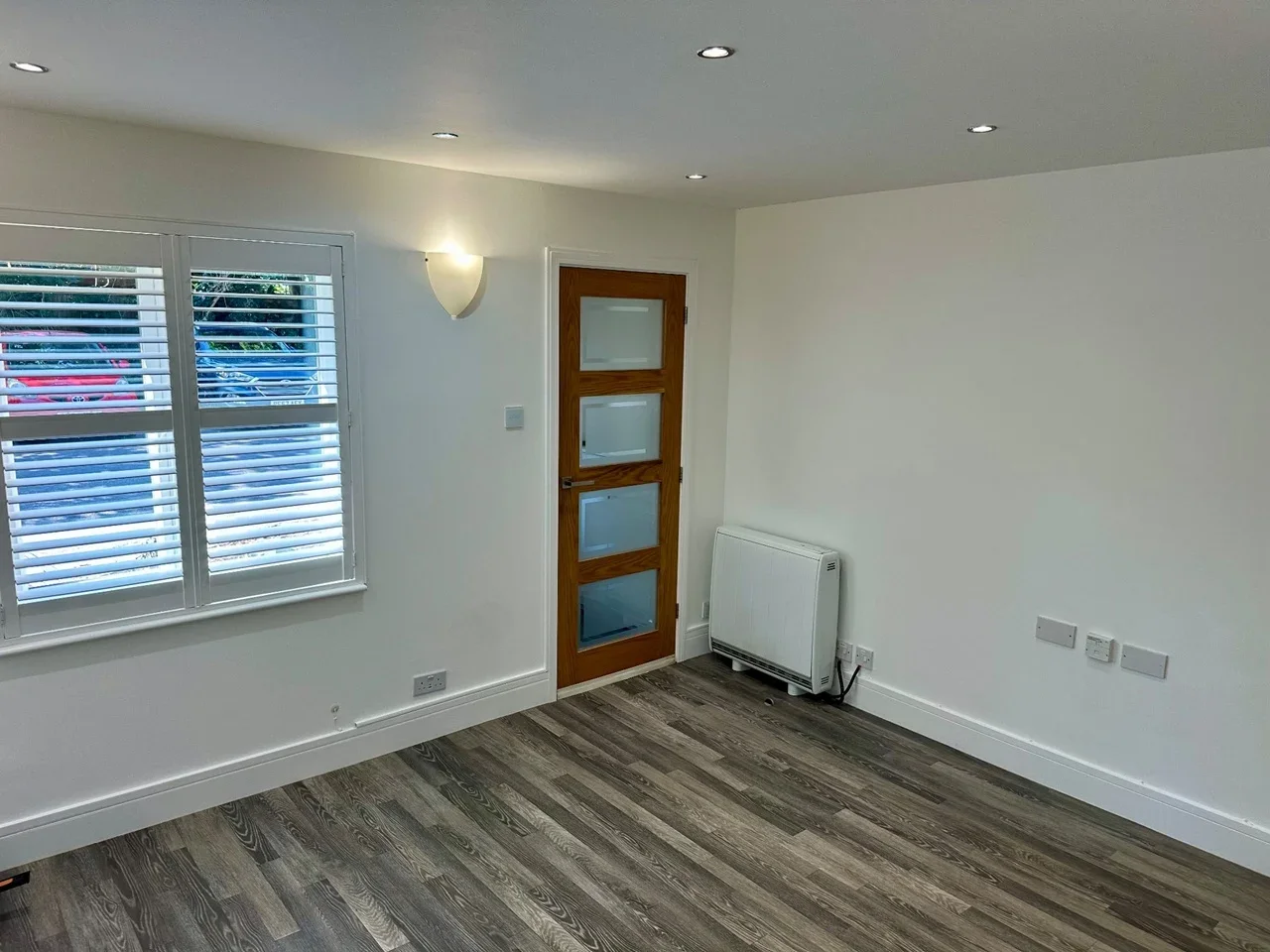 House Glenview Close in Crawley