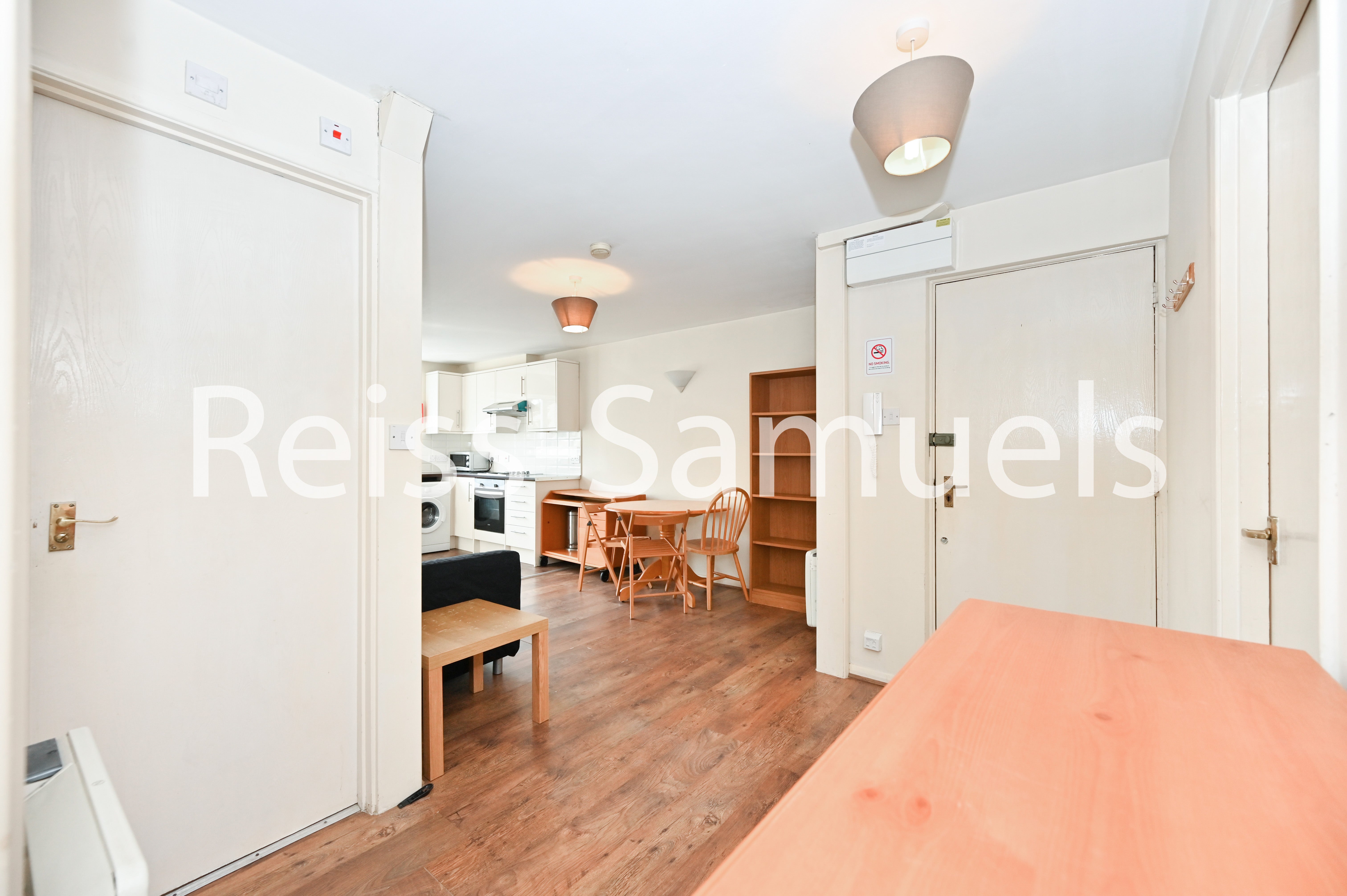 Flat Ambassador Square in Greater London