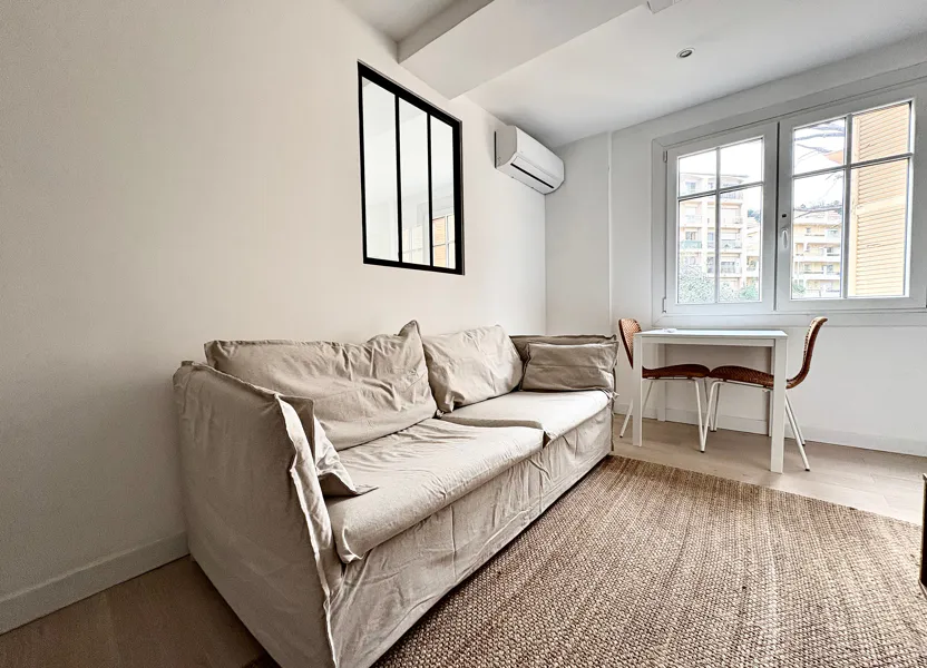 Flat Montée Claire Virenque in Nice