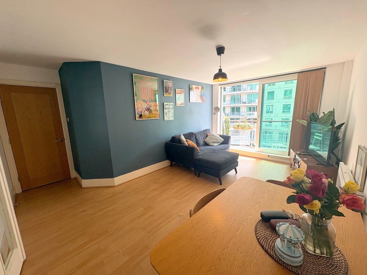 Flat Bridgefoot in Greater London
