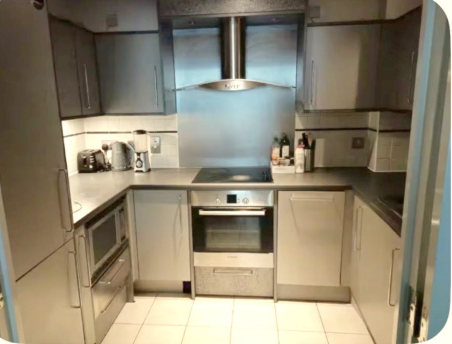 Flat Bridgefoot in Greater London