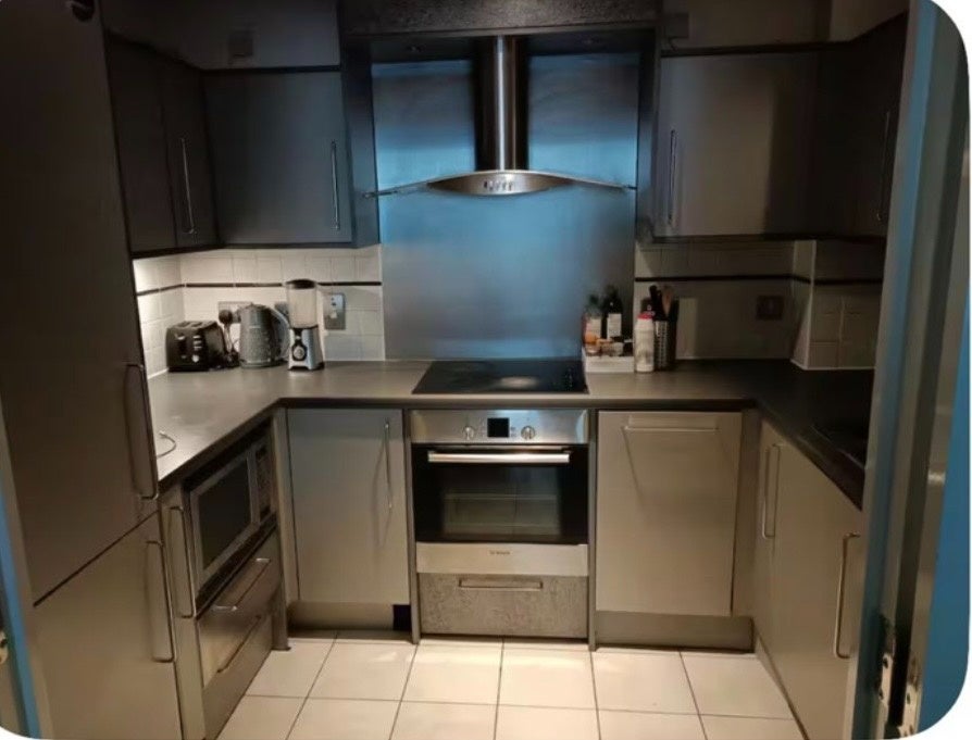Flat Bridgefoot in Greater London