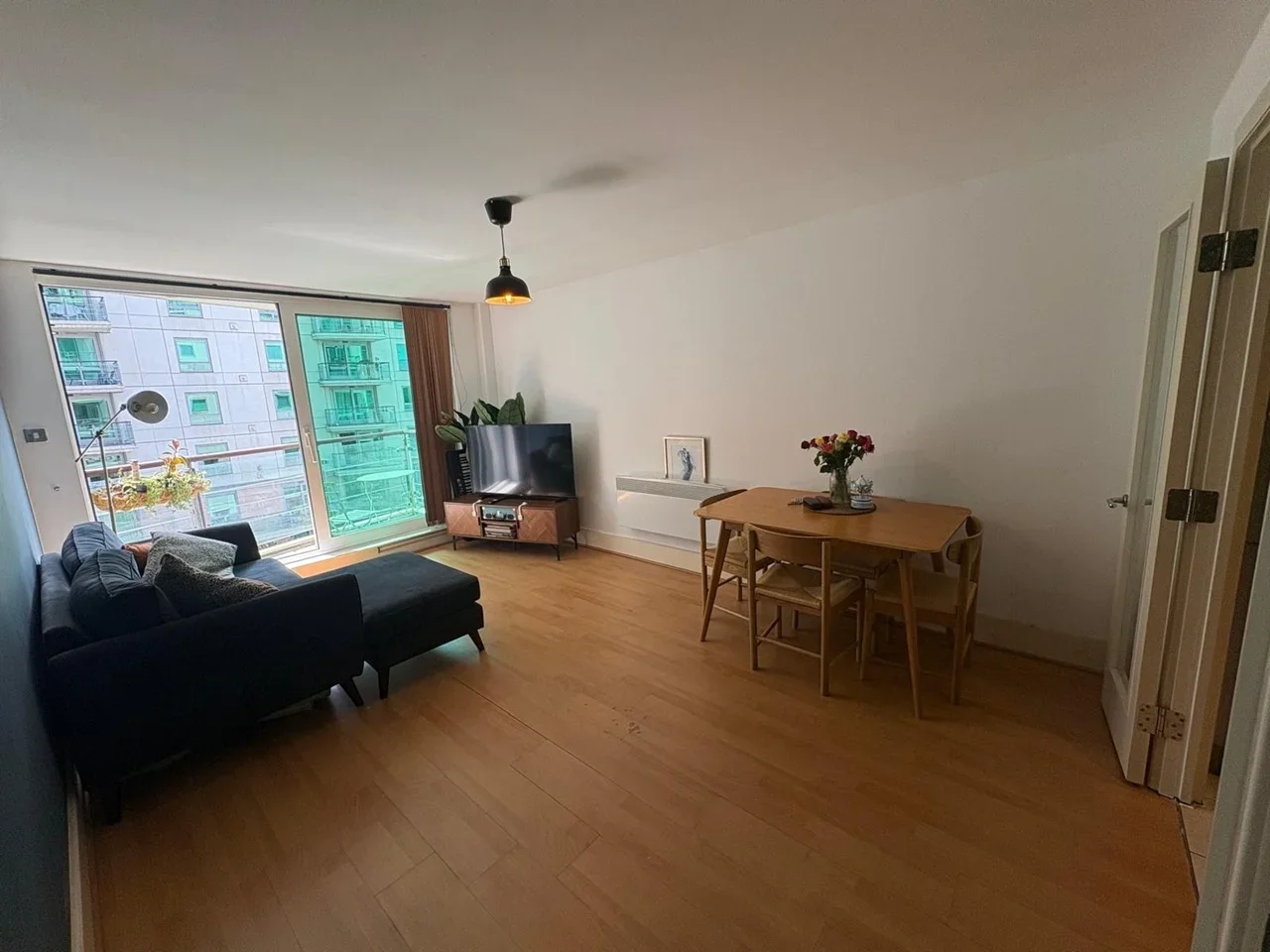 Flat Bridgefoot in Greater London