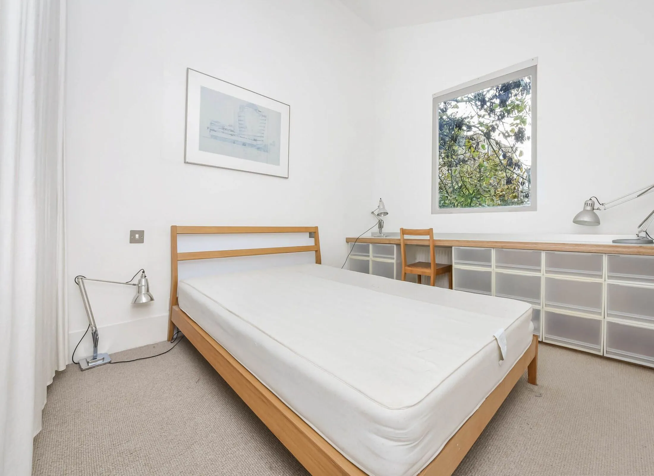 Flat Aldebert Terrace in Greater London