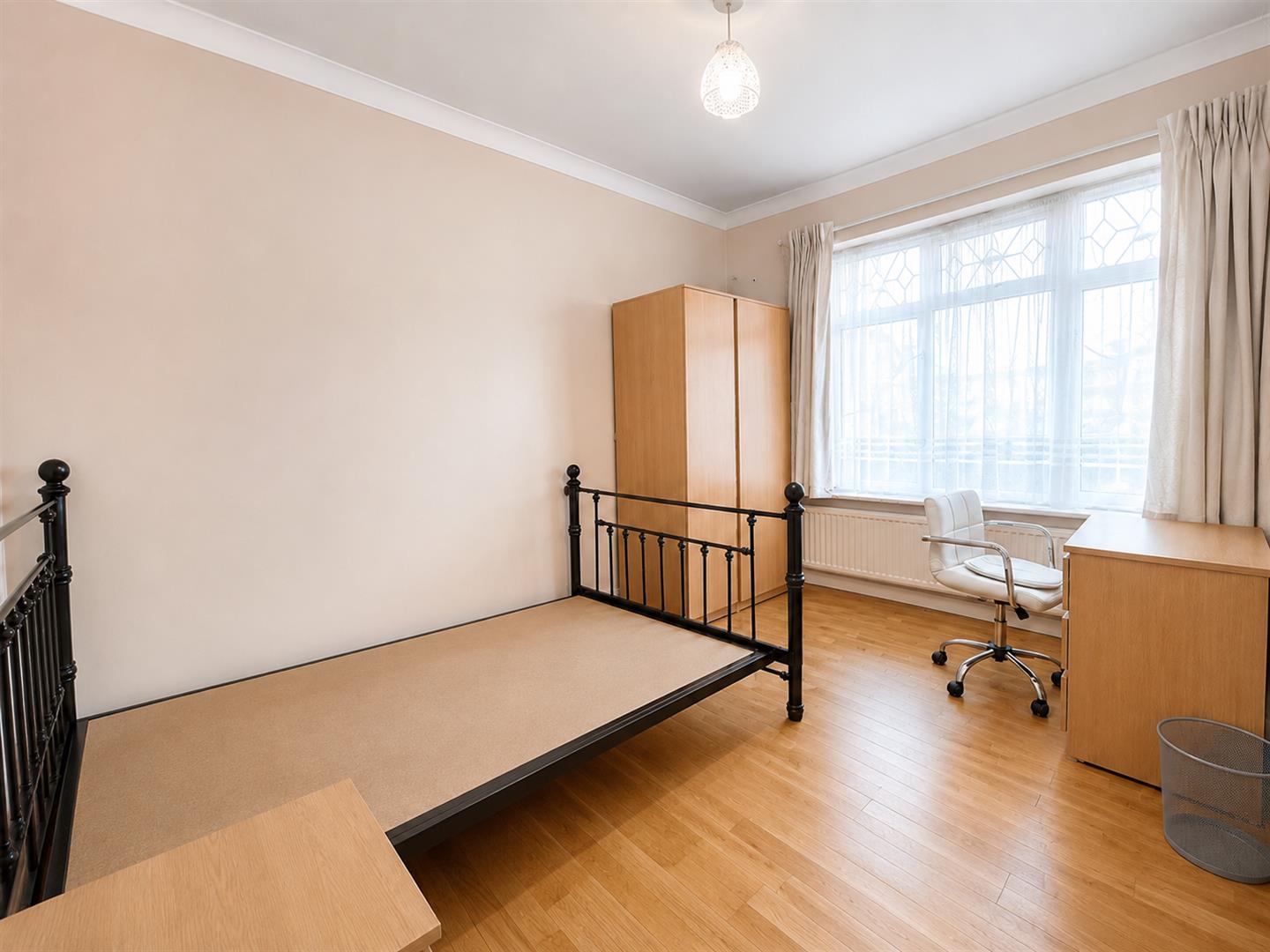 Flat Portland Road in Greater London