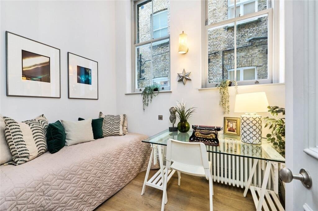 Flat Old Brompton Road in Greater London