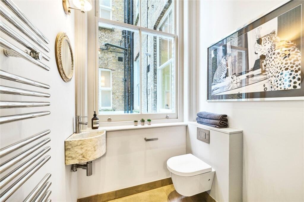 Flat Old Brompton Road in Greater London