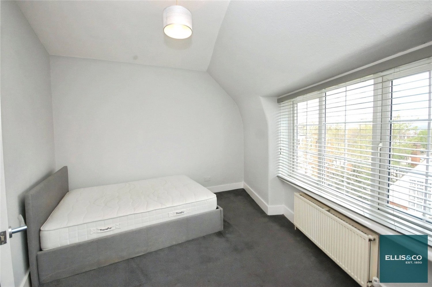 Flat Regent's Park Road in Greater London
