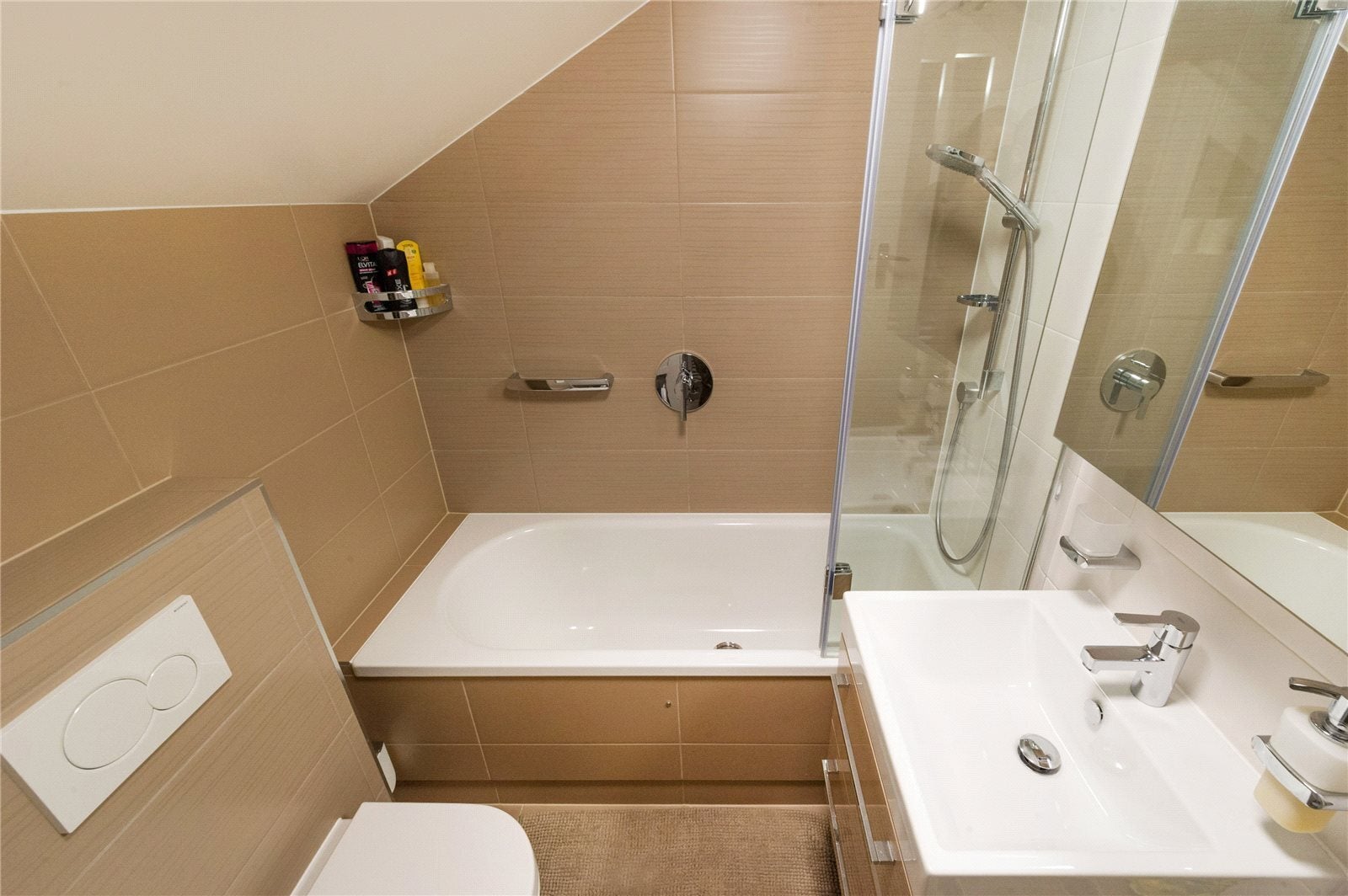 Flat Maresfield Gardens in Greater London