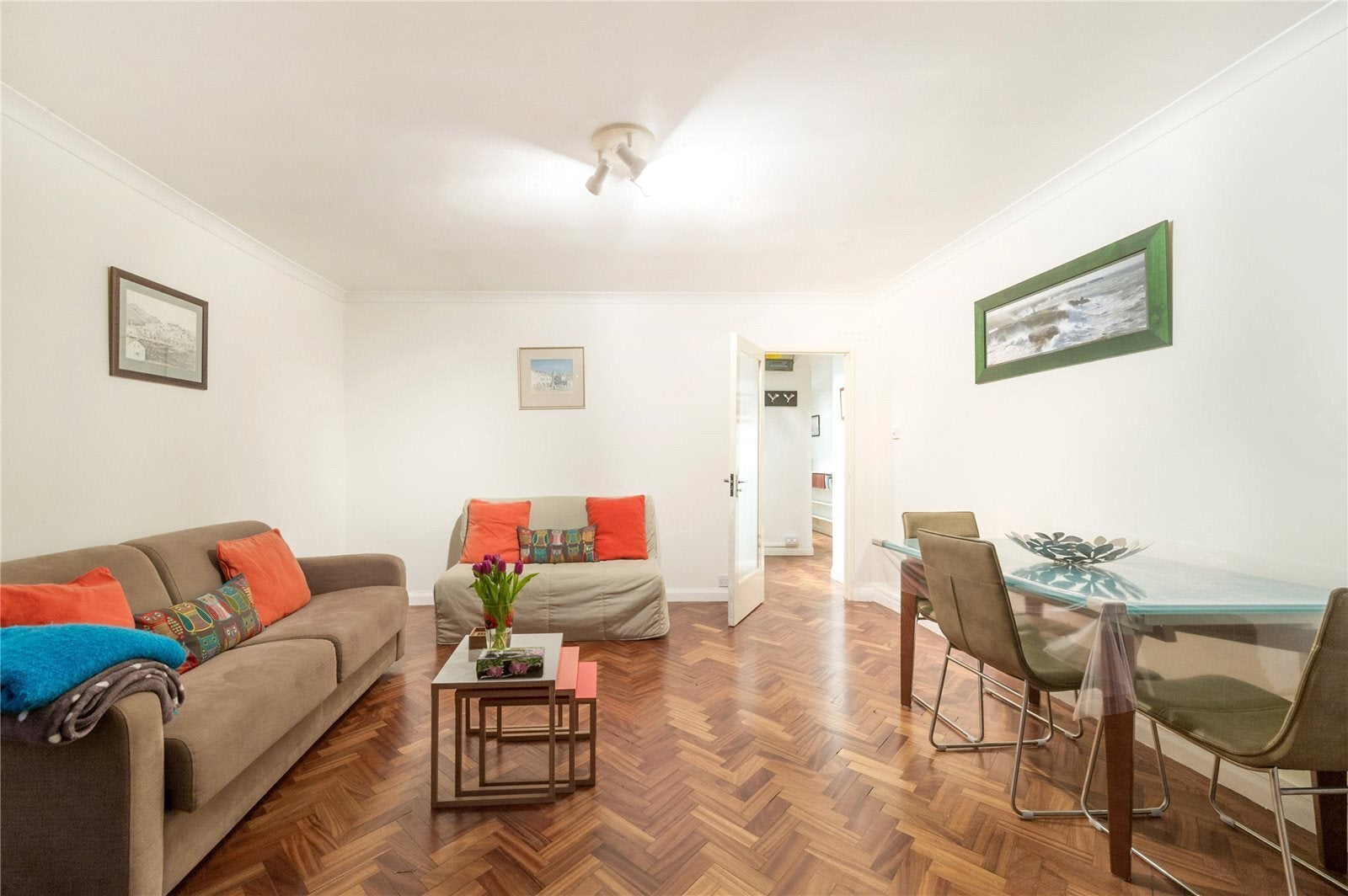Flat Maresfield Gardens in Greater London