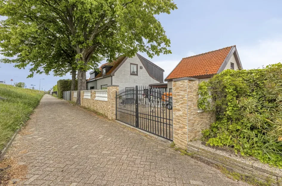 Maasdijk 187 in 's-Gravenzande