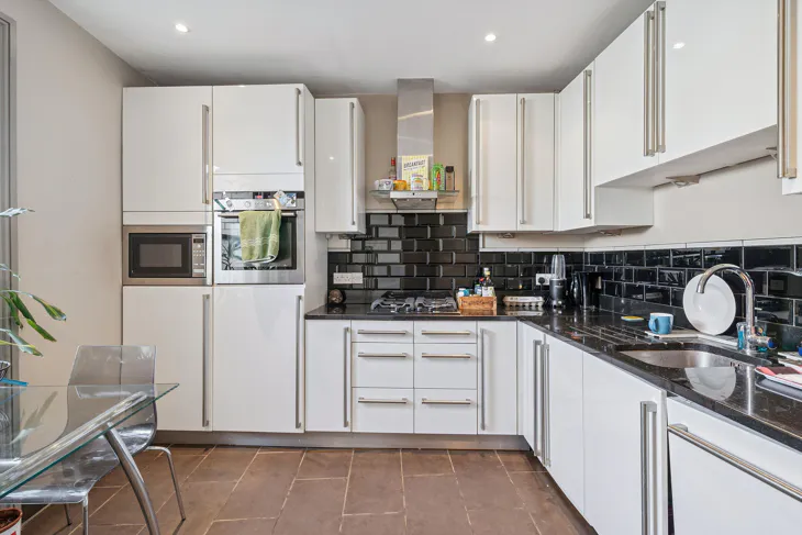 Flat Lennox Gardens in Greater London