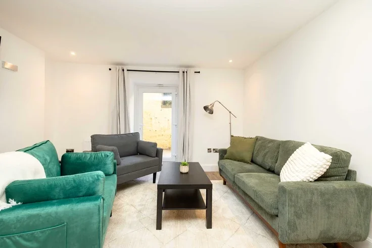 Flat Torphichen Street in City of Edinburgh
