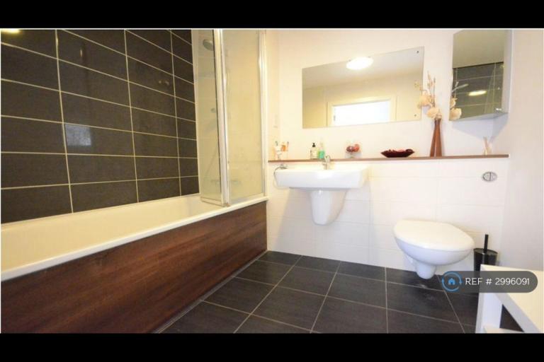 Flat Alençon Link in Basingstoke and Deane