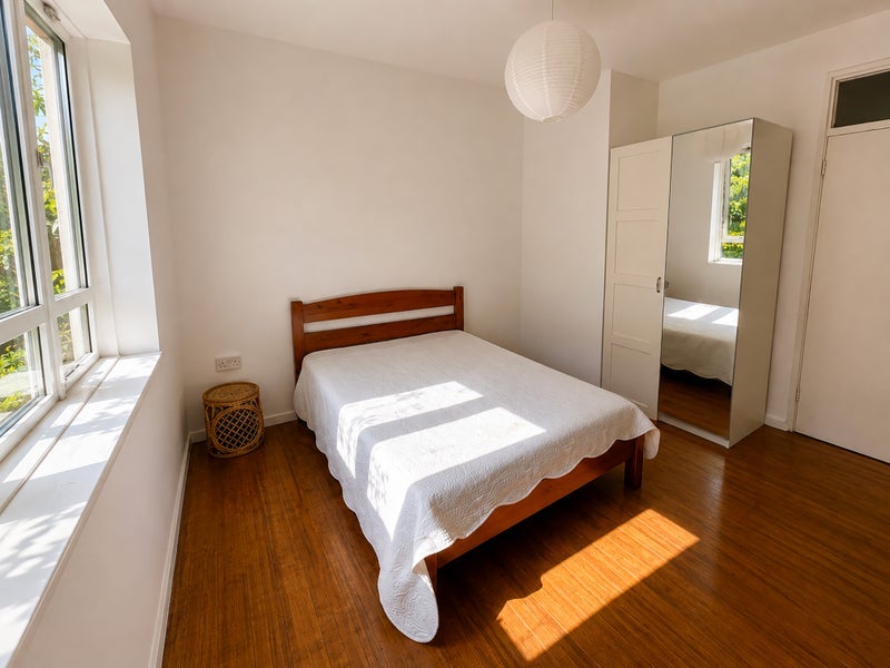 Flat Sewardstone Road in Greater London