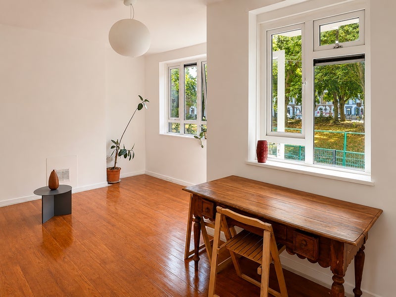 Flat Sewardstone Road in Greater London