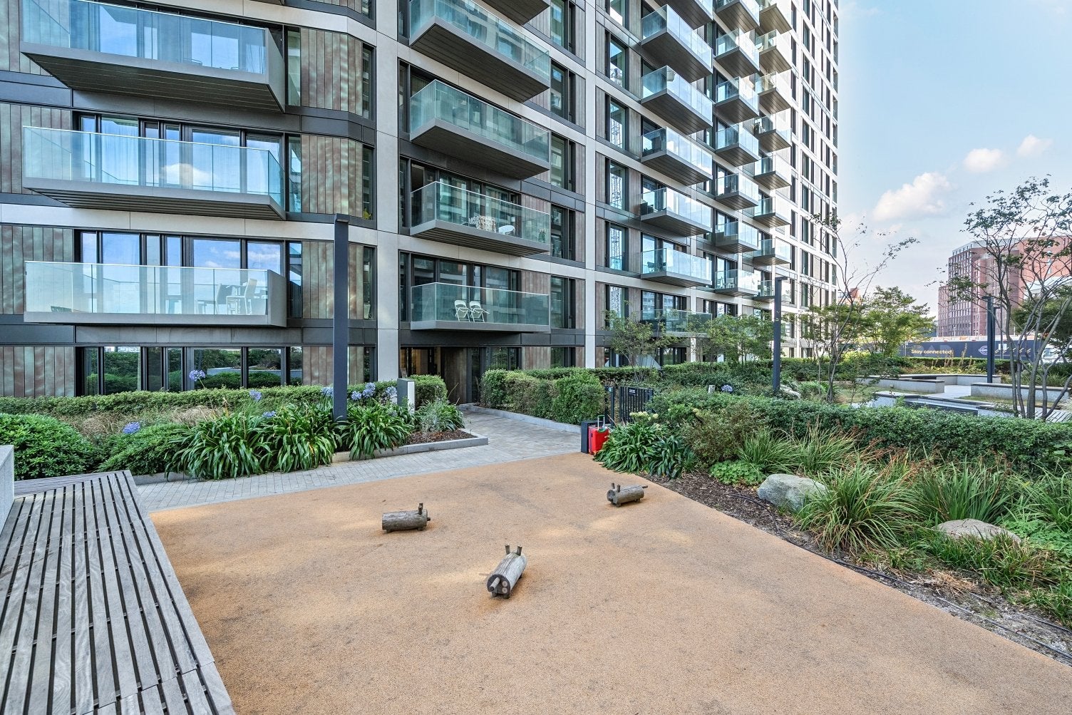 Flat Duke of Wellington Avenue in Greater London