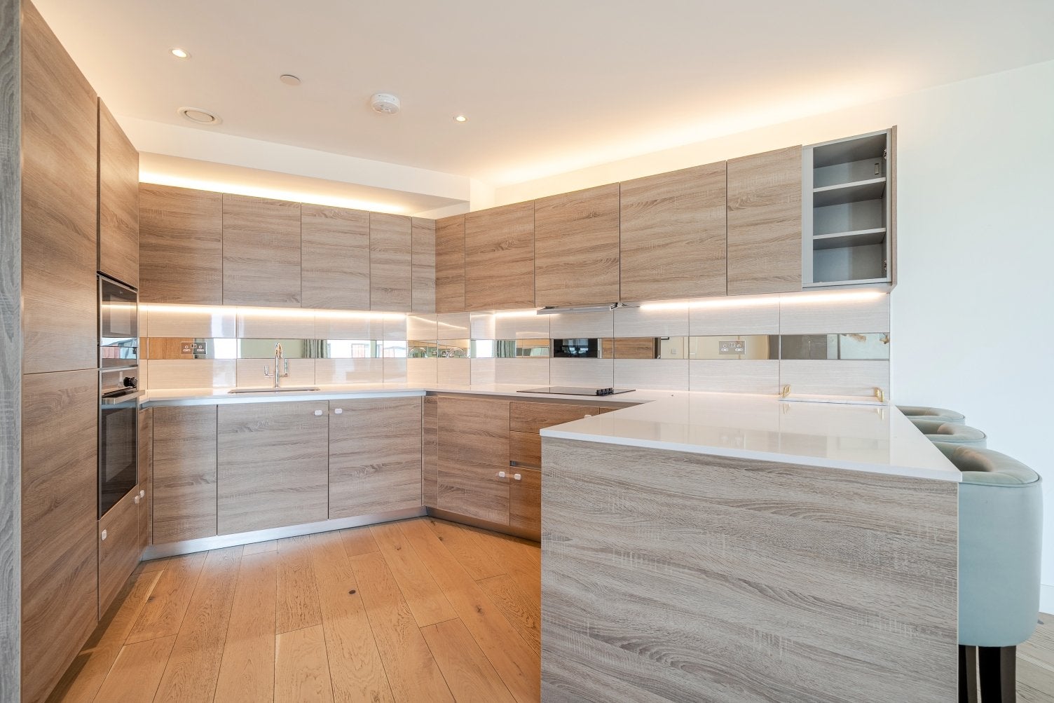 Flat Duke of Wellington Avenue in Greater London