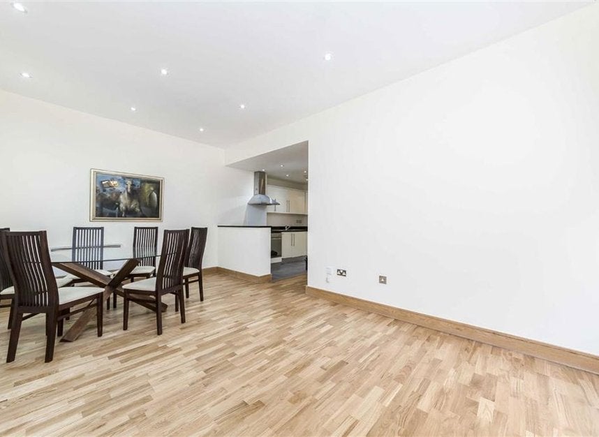 Flat Marylebone Road in City of Westminster