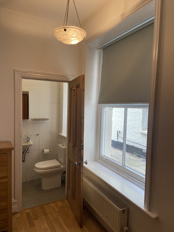 Room Grantully Road in City of Westminster