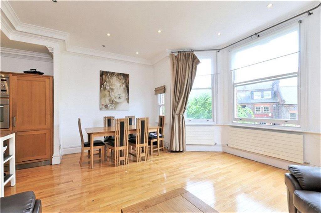 Flat Greencroft Gardens in Greater London