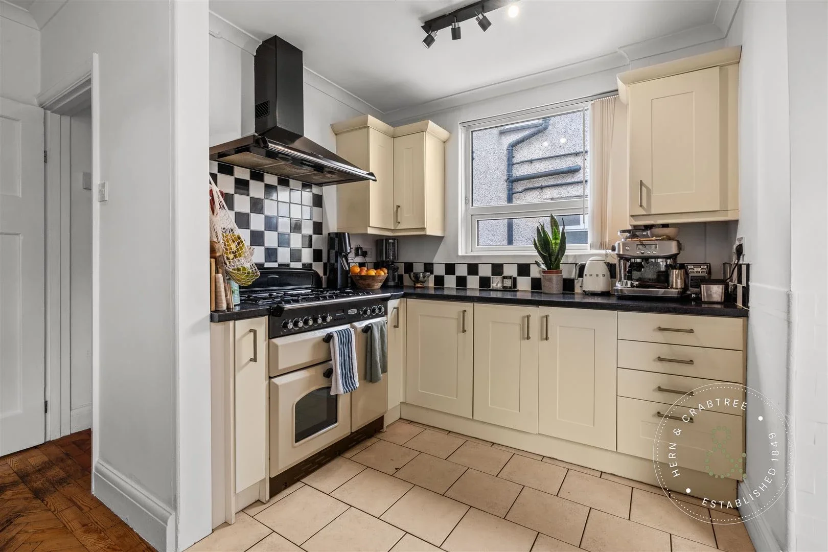 Flat Lansdowne Road in Cardiff