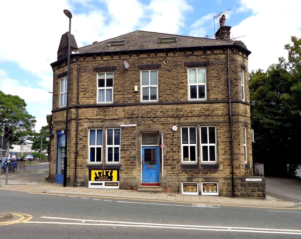 Flat Leeds Road in Leeds