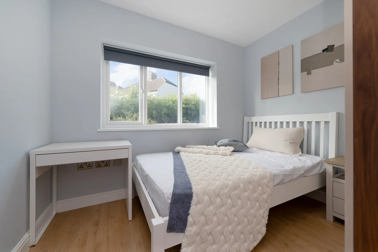 Room Coombe Walk in Greater London