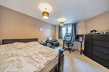 Flat Clapham Road in Greater London